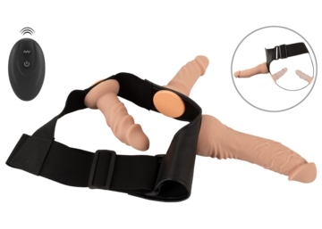 4-teiliges Strap-on-Set inklusive RC-Vibrator und 2 Dildos